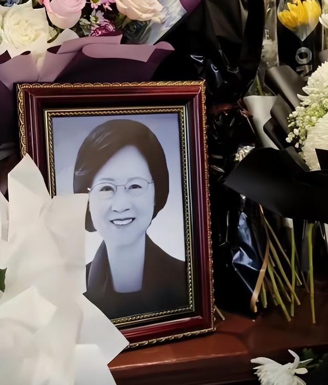 赖特患重病退役家人朋友共同悼念 