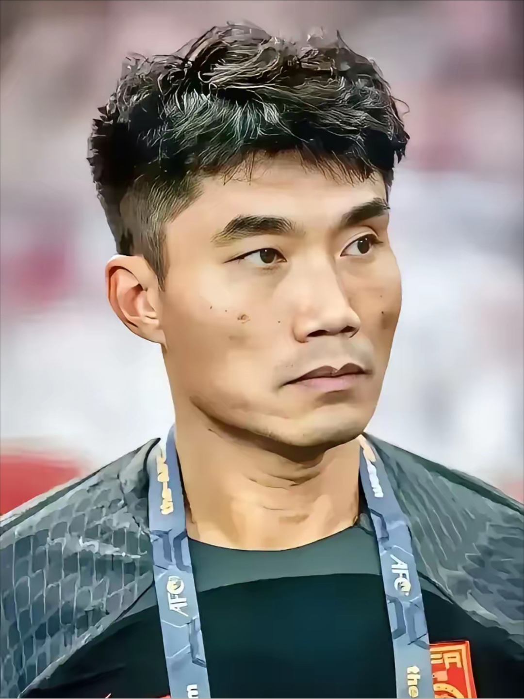 主帅郑智调整战术，期待球队获胜 